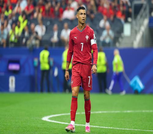 欧联勒沃库森vs采列主裁维尔古特数据:近20场执法55黄6红3点