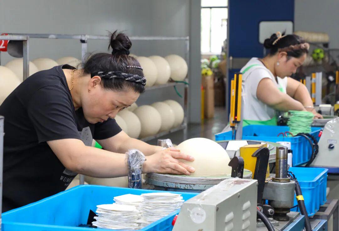 梅西圆月弯刀,75粒任意球独享历史第二,迈阿密国际2