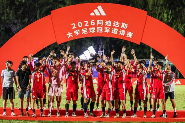 法尔克：金玟哉赢回位置，拜仁秋天谈未来