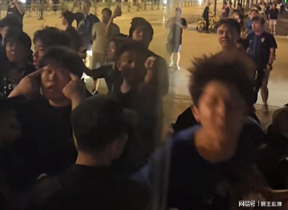 火箭一夜4大消息！再签2米08中锋，杜兰特能力值93+追梦盛赞姚明