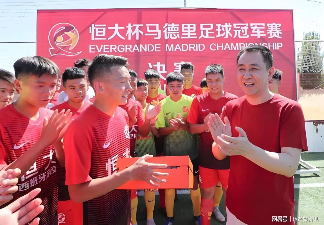 德国门将诺伊尔创纪录:参加5届世界杯,追平马特乌斯