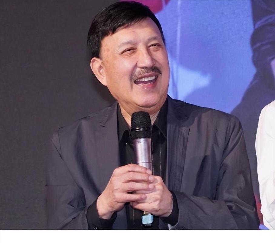 记者：效力浙江广厦11个赛季的赵岩昊确定离队，转会加盟宁波
